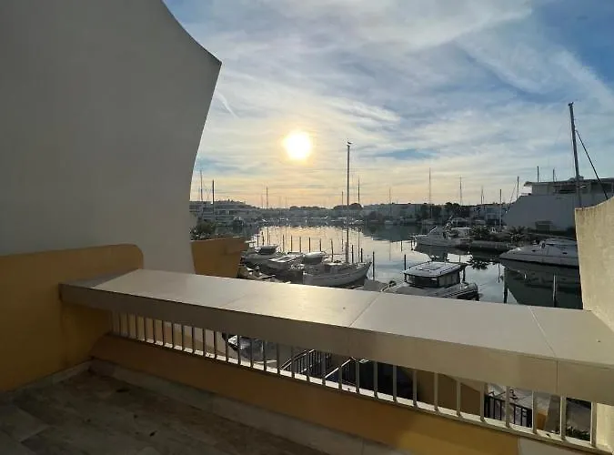 La Marina De Lairan 2 Terrasse Vue Port De Plaisance Apartment *