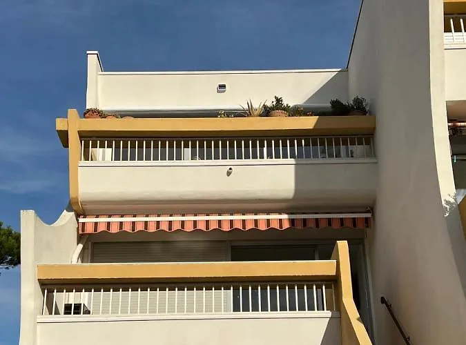 Apartment La Marina De Lairan 2 Terrasse Vue Port De Plaisance